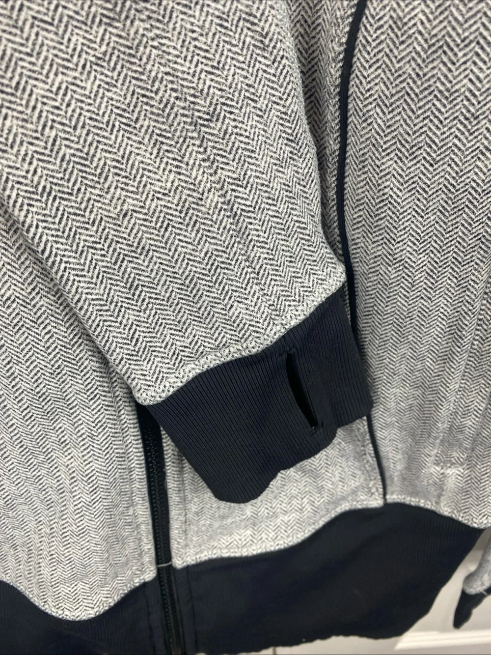 Lululemon Herringbone Grey Full Zip Athletic Asana Jacket 8 Thumbholes Casual
